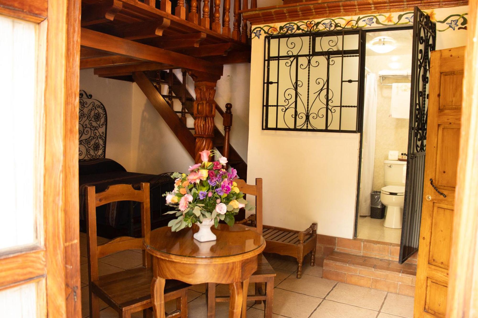 Hotel Los Escudos Pátzcuaro Exterior foto