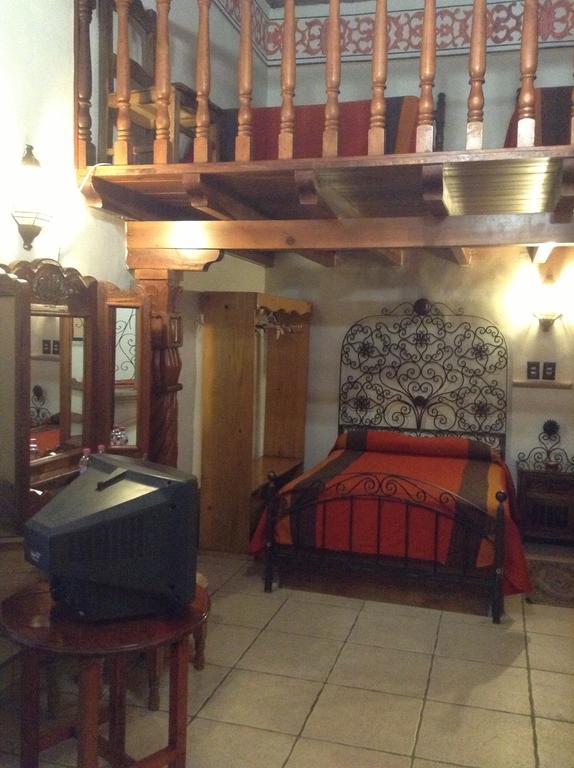 Hotel Los Escudos Pátzcuaro Exterior foto