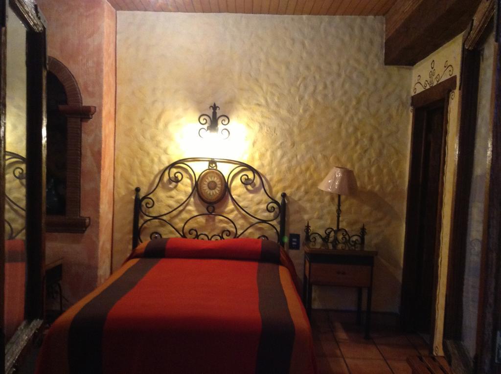 Hotel Los Escudos Pátzcuaro Exterior foto